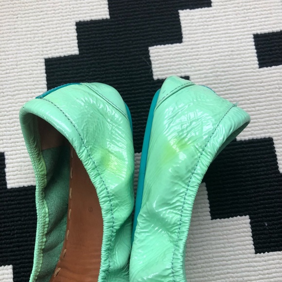Mint Patent Leather Tieks - Picture 3 of 7